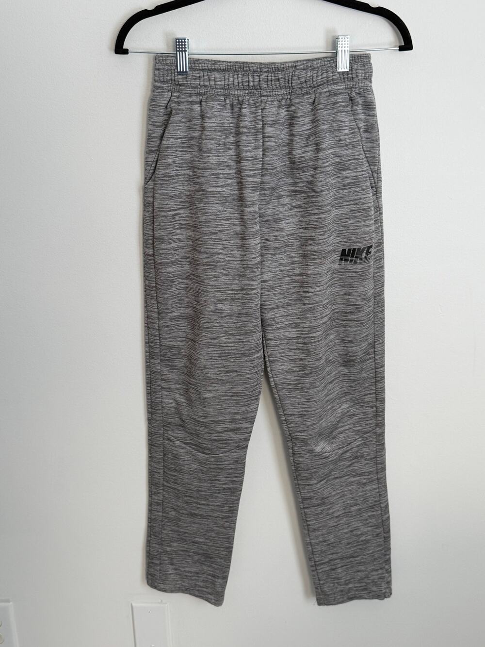 Nike Boys Grey sweatpants size XL